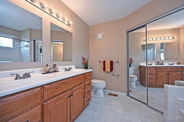 9671 Fox Run Drive, Mason, OH 45040