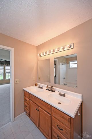 9671 Fox Run Drive, Mason, OH 45040