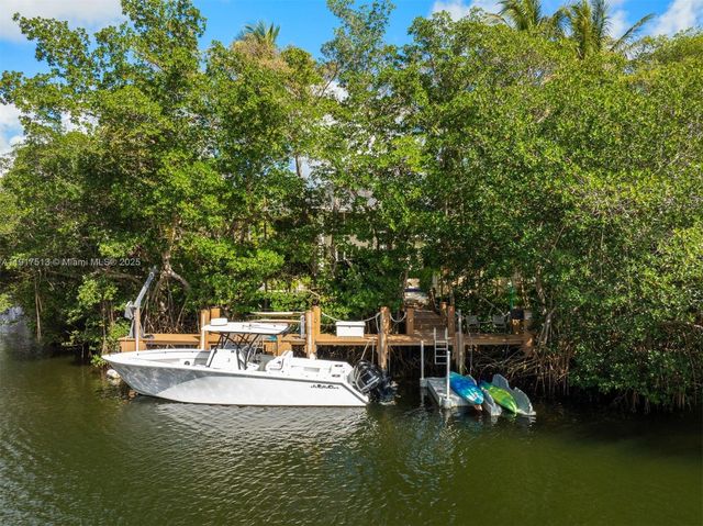 7150 W Lago Dr, Coral Gables, FL 33143