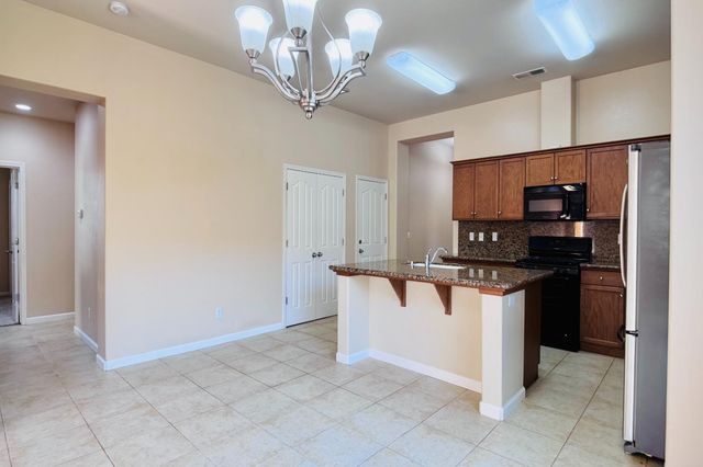 10639 N Dearing Avenue, Fresno, CA 93730