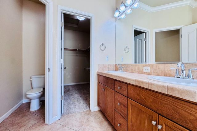 10639 N Dearing Avenue, Fresno, CA 93730