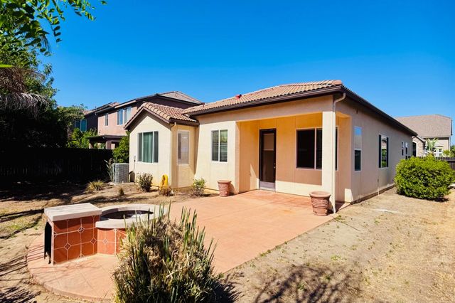 10639 N Dearing Avenue, Fresno, CA 93730