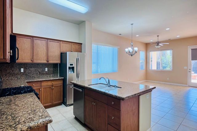 10639 N Dearing Avenue, Fresno, CA 93730