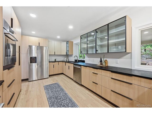 961 S Foothill Dr, Lakewood, CO 80228