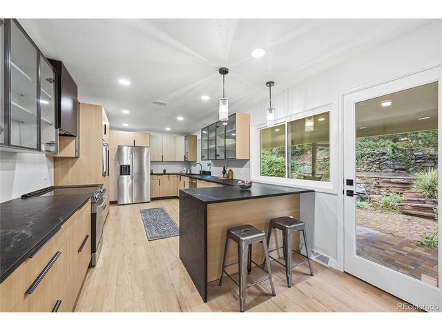 961 S Foothill Dr, Lakewood, CO 80228