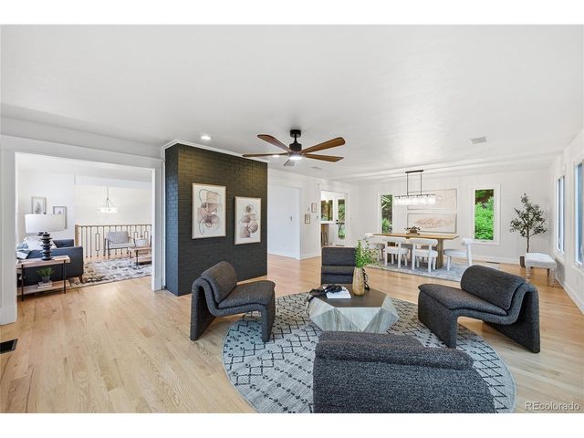 961 S Foothill Dr, Lakewood, CO 80228
