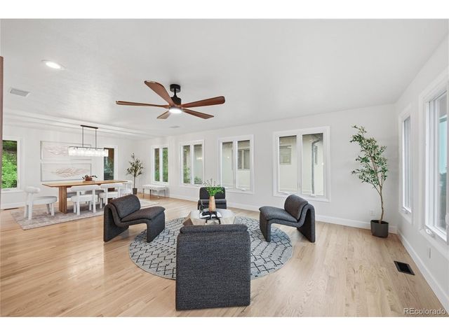 961 S Foothill Dr, Lakewood, CO 80228