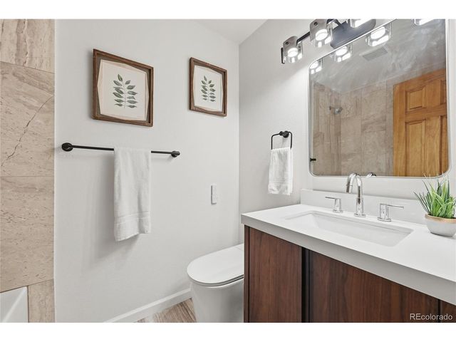 961 S Foothill Dr, Lakewood, CO 80228