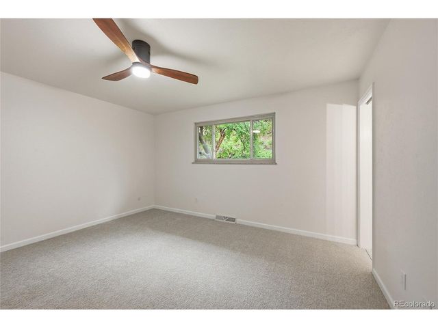 961 S Foothill Dr, Lakewood, CO 80228