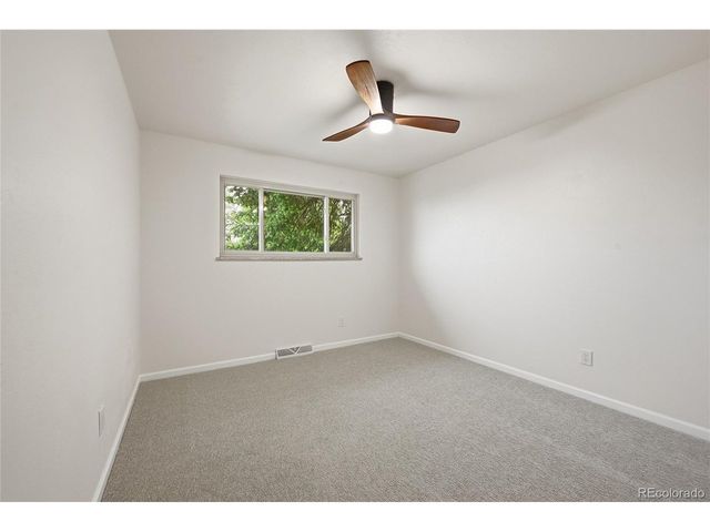 961 S Foothill Dr, Lakewood, CO 80228