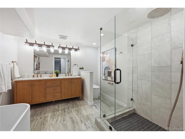 961 S Foothill Dr, Lakewood, CO 80228