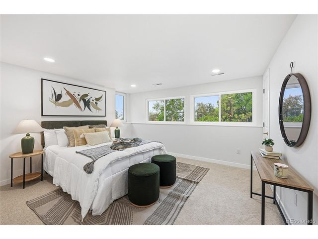 961 S Foothill Dr, Lakewood, CO 80228