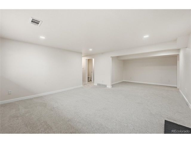 961 S Foothill Dr, Lakewood, CO 80228