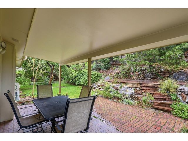 961 S Foothill Dr, Lakewood, CO 80228