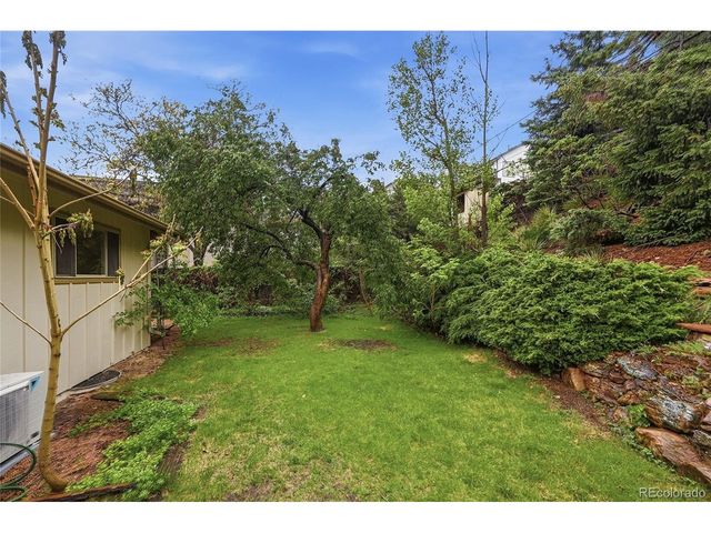 961 S Foothill Dr, Lakewood, CO 80228