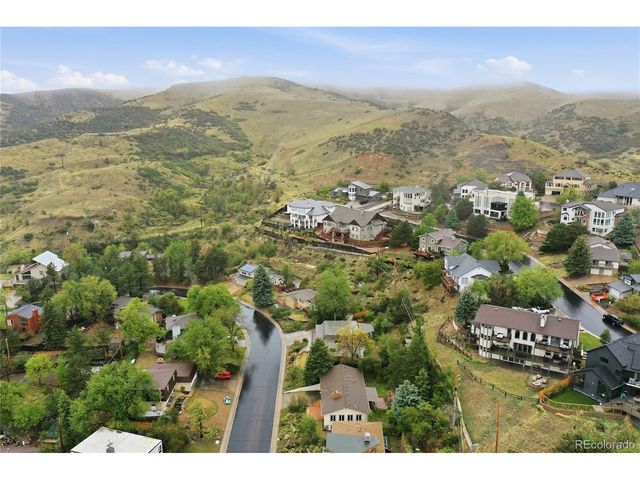 961 S Foothill Dr, Lakewood, CO 80228