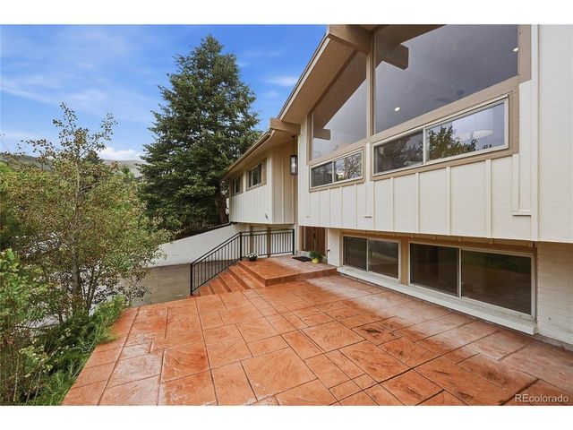 961 S Foothill Dr, Lakewood, CO 80228