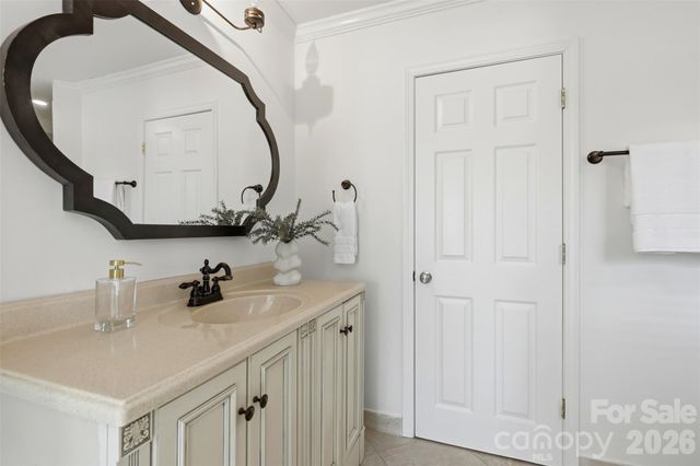 6017 Caroline Drive, Matthews, NC 28104