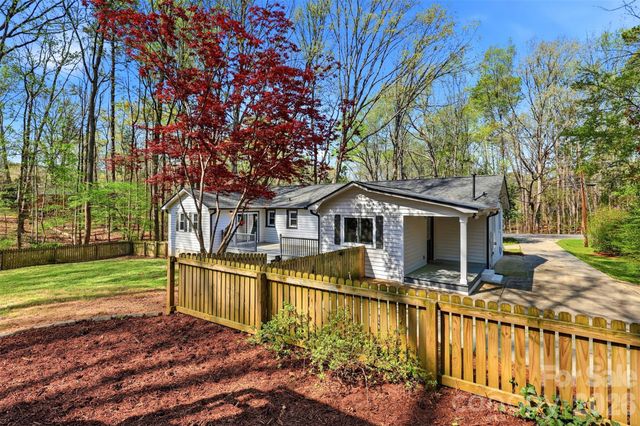 6017 Caroline Drive, Matthews, NC 28104