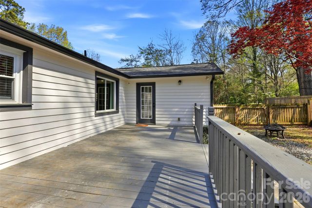 6017 Caroline Drive, Matthews, NC 28104