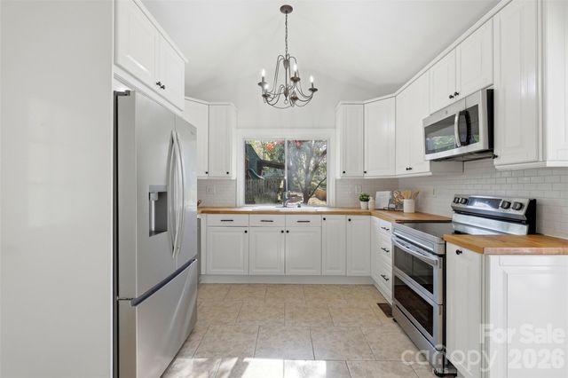 6017 Caroline Drive, Matthews, NC 28104