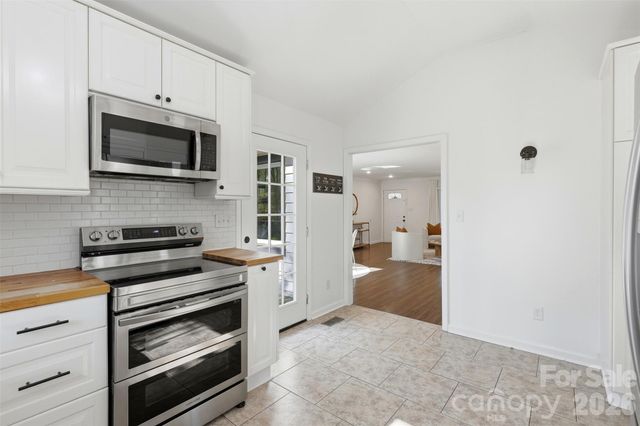 6017 Caroline Drive, Matthews, NC 28104