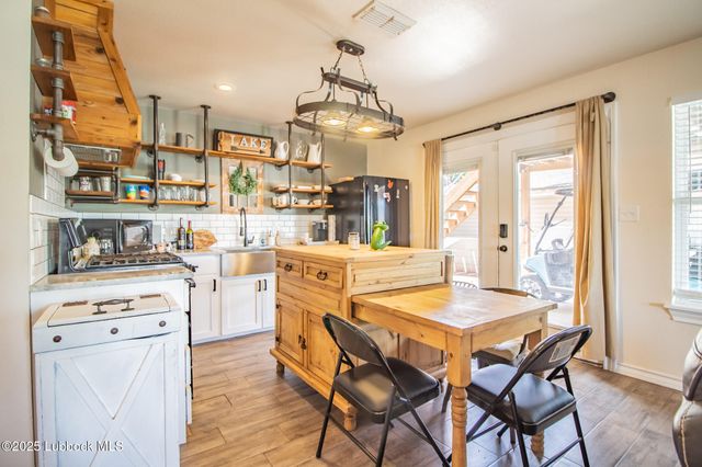 119 Pony Express Trail, Lubbock, TX 79404