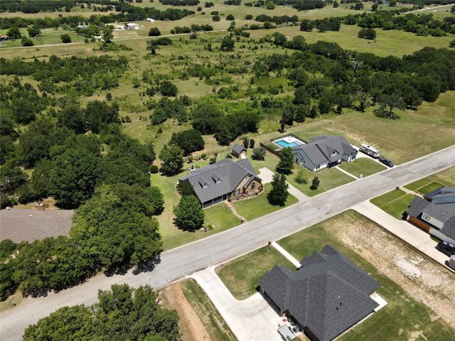 1602 Jefferson Street, Bowie, TX 76230