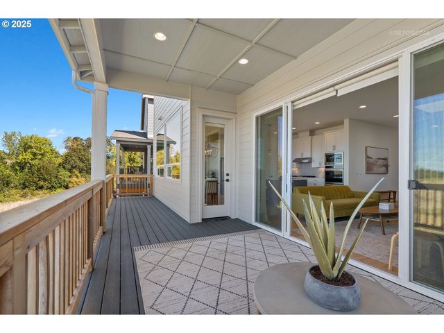 12305 Sw SILVERTIP St, Beaverton, OR 97007