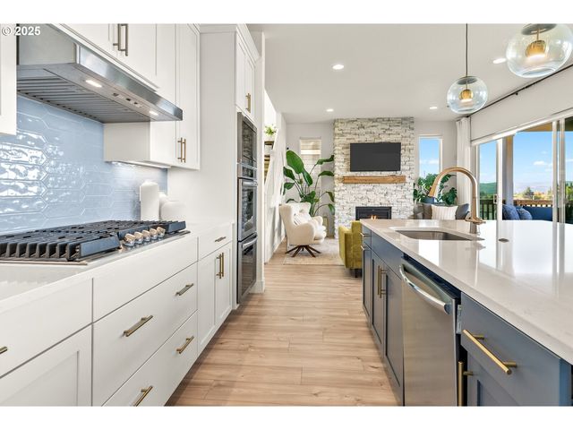 12305 Sw SILVERTIP St, Beaverton, OR 97007