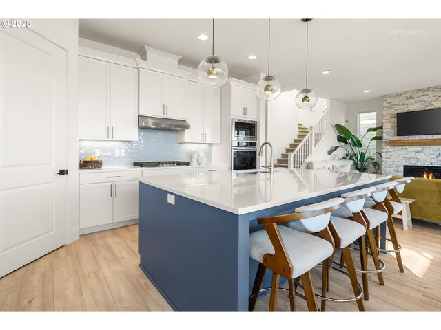 12305 Sw SILVERTIP St, Beaverton, OR 97007