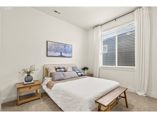 12305 Sw SILVERTIP St, Beaverton, OR 97007