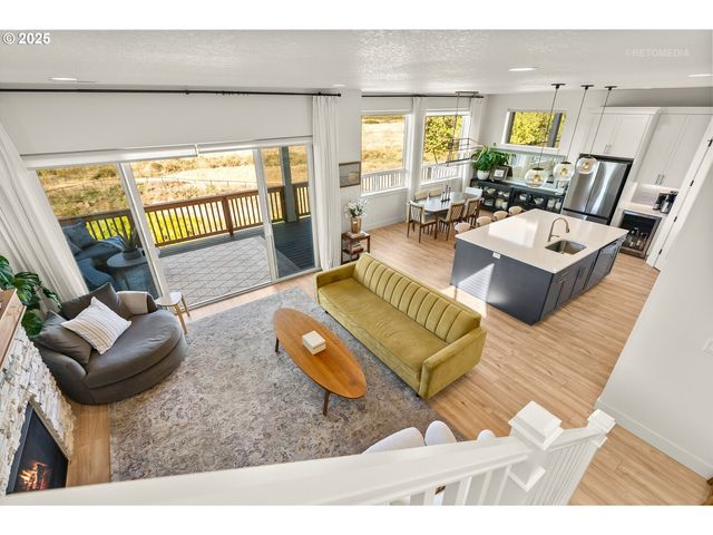 12305 Sw SILVERTIP St, Beaverton, OR 97007