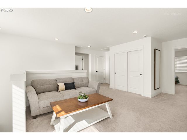 12305 Sw SILVERTIP St, Beaverton, OR 97007