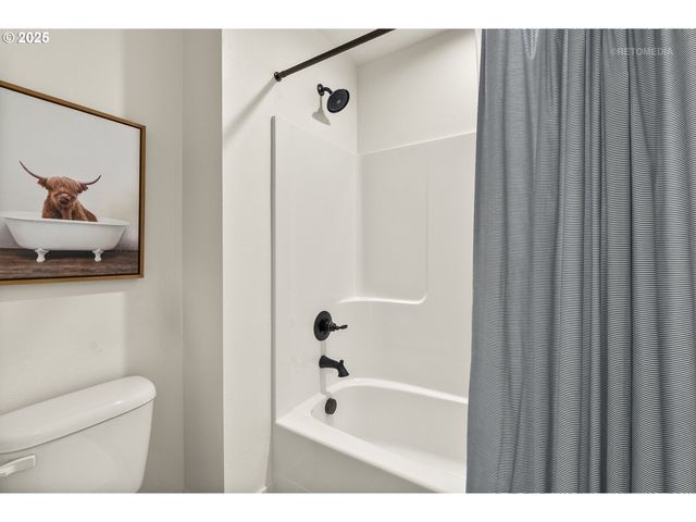 12305 Sw SILVERTIP St, Beaverton, OR 97007