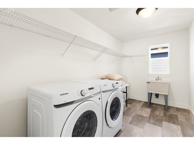 12305 Sw SILVERTIP St, Beaverton, OR 97007