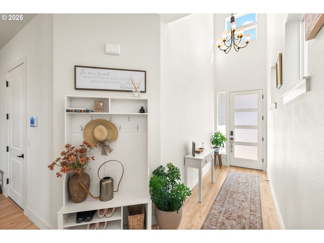 12305 Sw SILVERTIP St, Beaverton, OR 97007