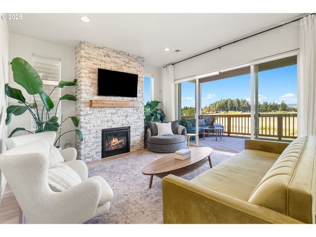 12305 Sw SILVERTIP St, Beaverton, OR 97007