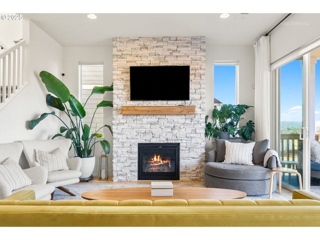 12305 Sw SILVERTIP St, Beaverton, OR 97007