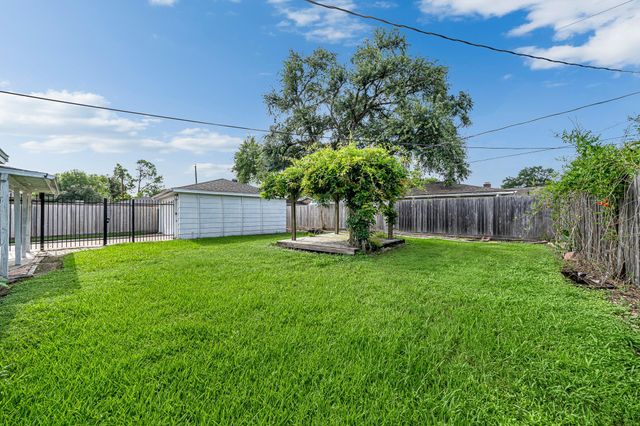 9214 Sharpcrest Street, Houston, TX 77036