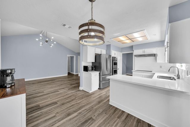 9214 Sharpcrest Street, Houston, TX 77036