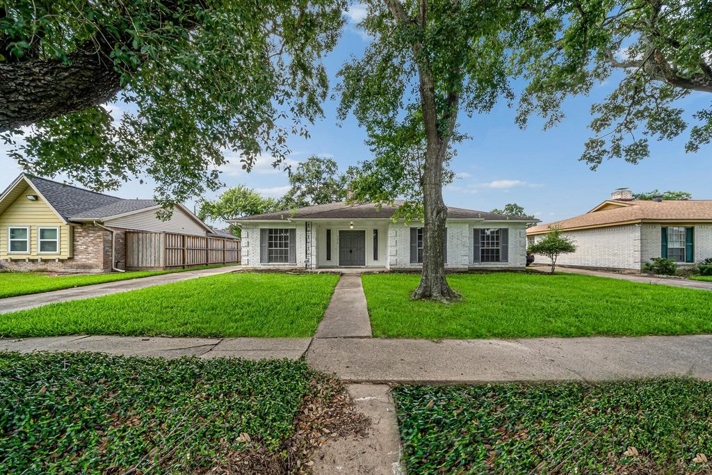 9214 Sharpcrest Street, Houston, TX 77036