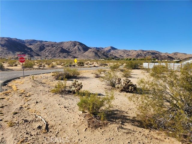 4 Juniper Avenue, Twentynine Palms, CA 92277