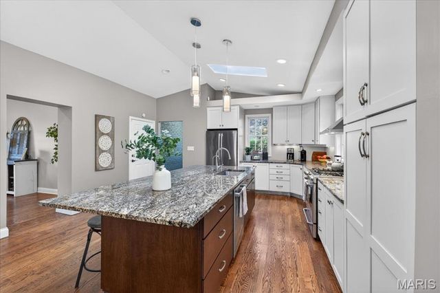 326 Luther Lane, Glendale, MO 63122