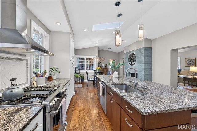 326 Luther Lane, Glendale, MO 63122