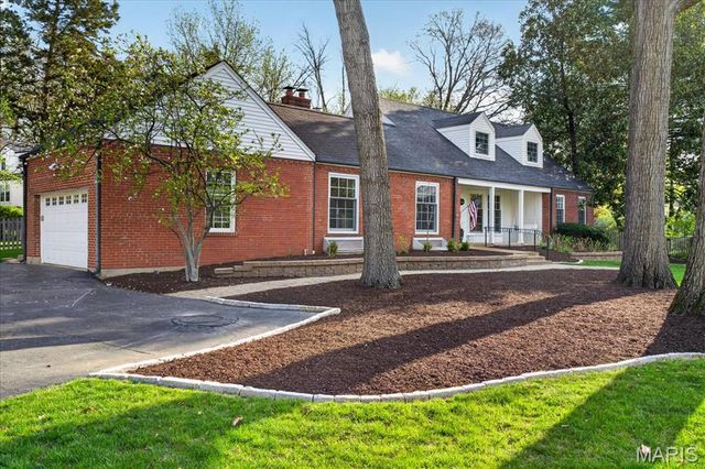 326 Luther Lane, Glendale, MO 63122