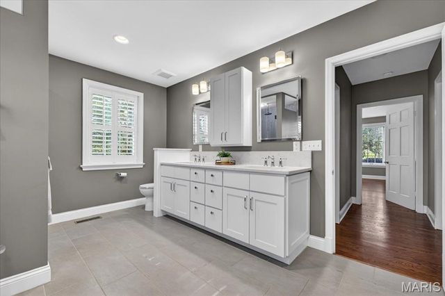 326 Luther Lane, Glendale, MO 63122