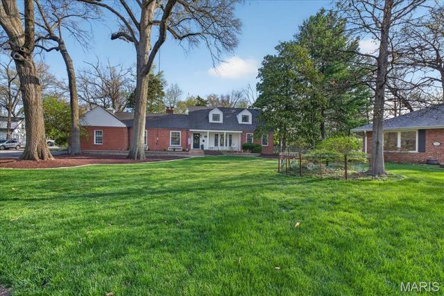 326 Luther Lane, Glendale, MO 63122