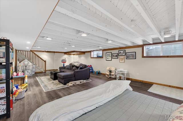 326 Luther Lane, Glendale, MO 63122