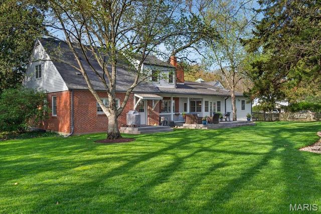 326 Luther Lane, Glendale, MO 63122
